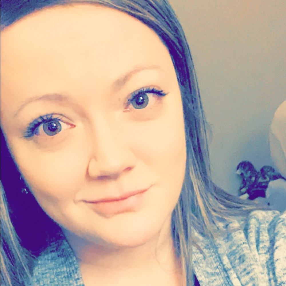 Meet your Posher, Abigail